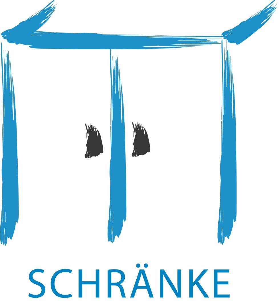 Abstrakte blaue Pinselstriche formen die Form eines Schranks oder Kabinetts mit zwei schwarzen Markierungen, die Griffen ähneln. Unter dem Bild ist in blauen Großbuchstaben das Wort SCHRÄNKE geschrieben.